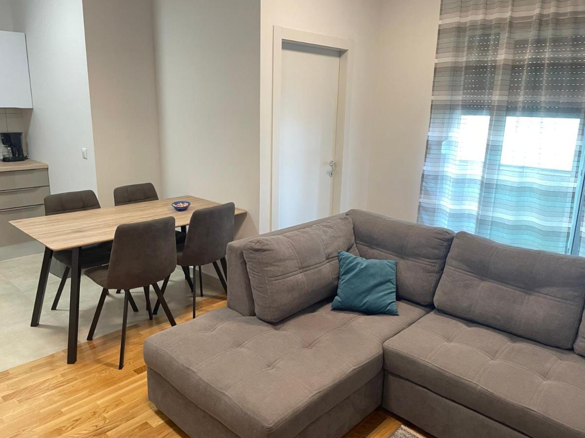 Apartment Diana Zara Parking Free Dış mekan fotoğraf